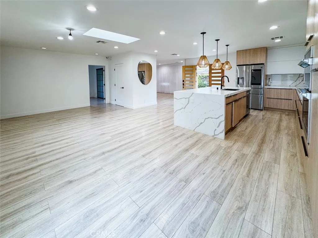 22539 Dolorosa Street, Woodland Hills, California 91367 home-pic-24